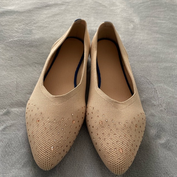 Adorable stretchy flats 8.5 neutral/beige - Picture 2 of 11